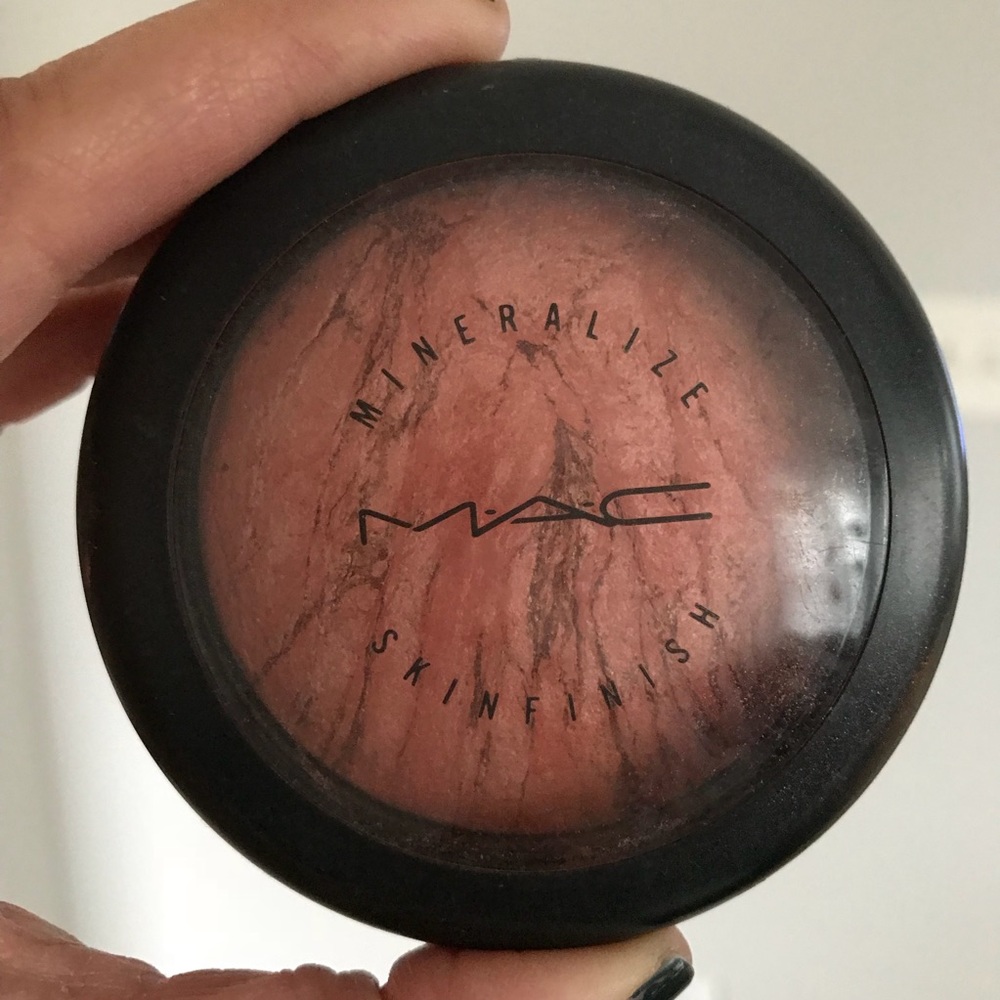 RARE! MAC STEREO ROSE MINERALIZE SKIN FINISH!
